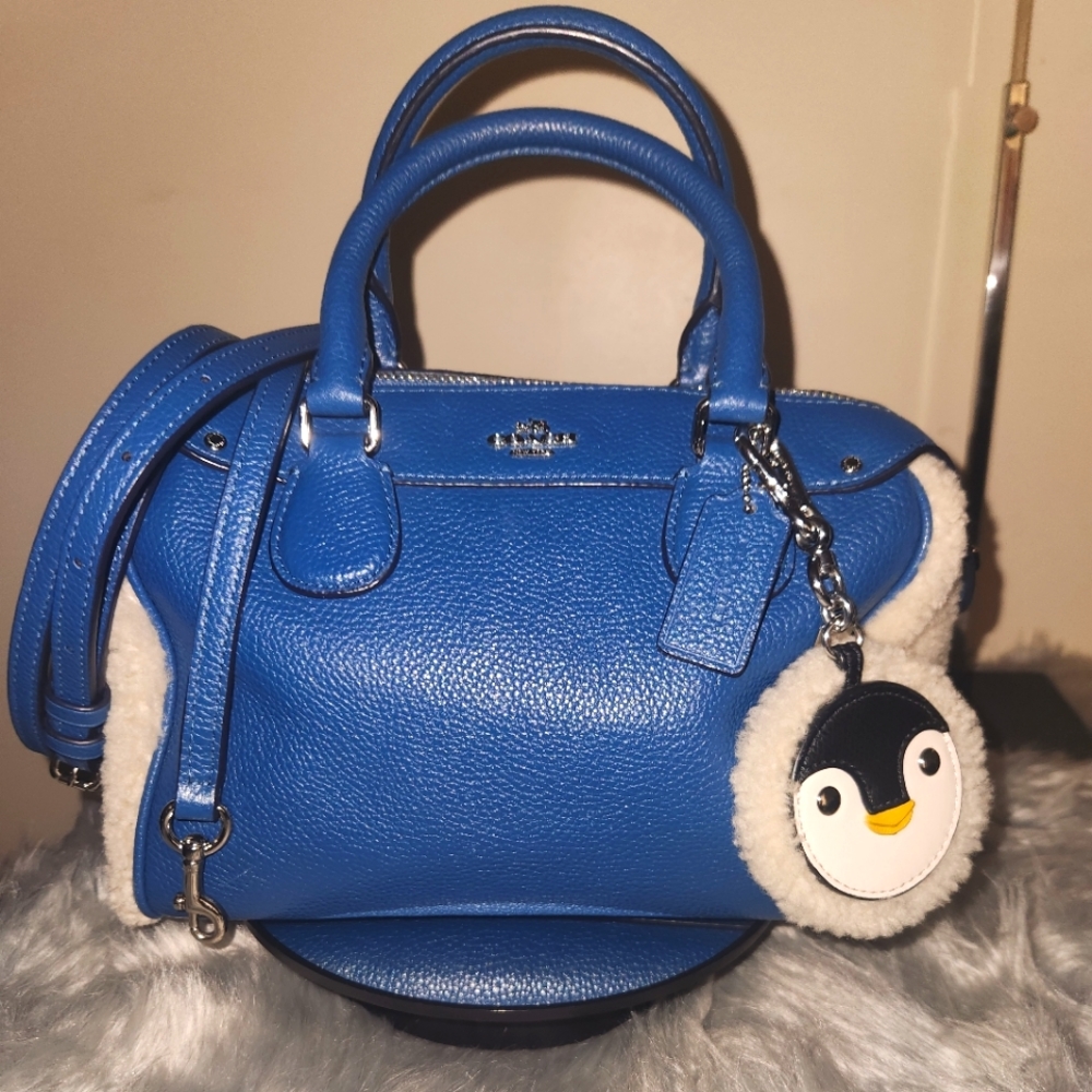 EUC Coach Sherpa Tote Bag w Bag Charm no callouts .